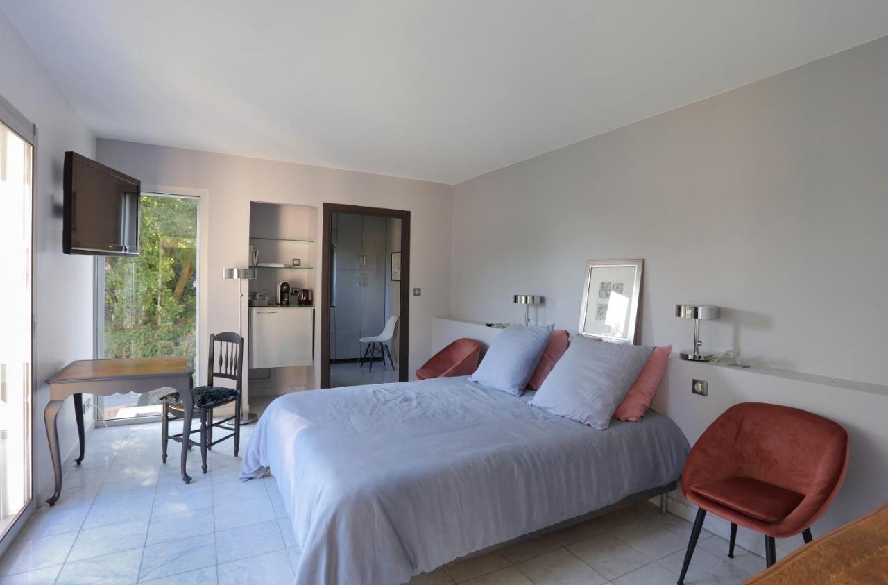 Chambres En Vue - Chambres D'Hotes La Tour-en-Jarez Екстер'єр фото